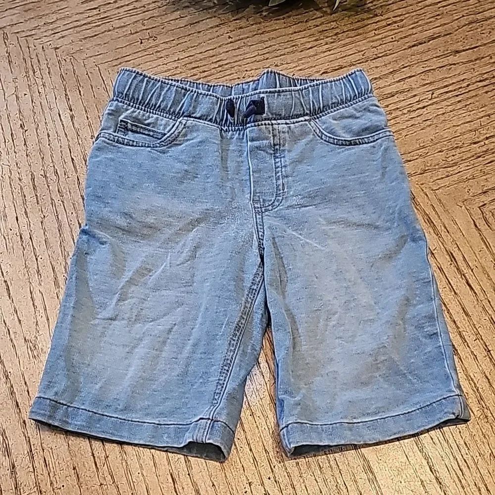 Boys cotton denim shorts size 6 Carter's